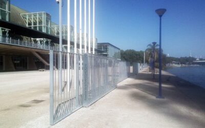 Vallado perimetral del Pabellón de la Navegación de Sevilla.